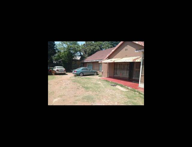 29 BEDROOM HOUSE FOR SALE IN KEMPTON PARK EXT 3